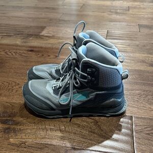 Altra Women’s Lone Peak Mid Hiking Boots Sz 7